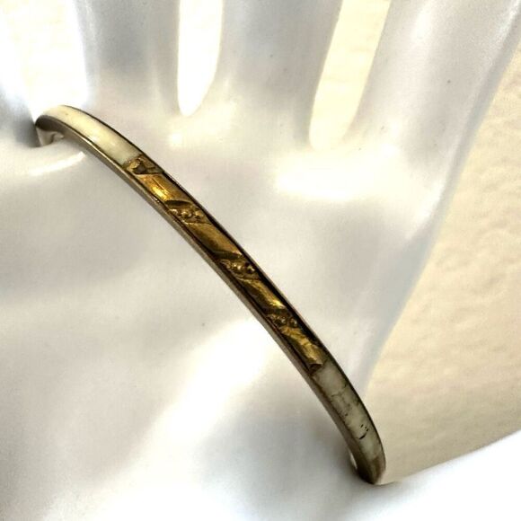 Brass and abalone thin bangle bracelet - Picture 5 of 9